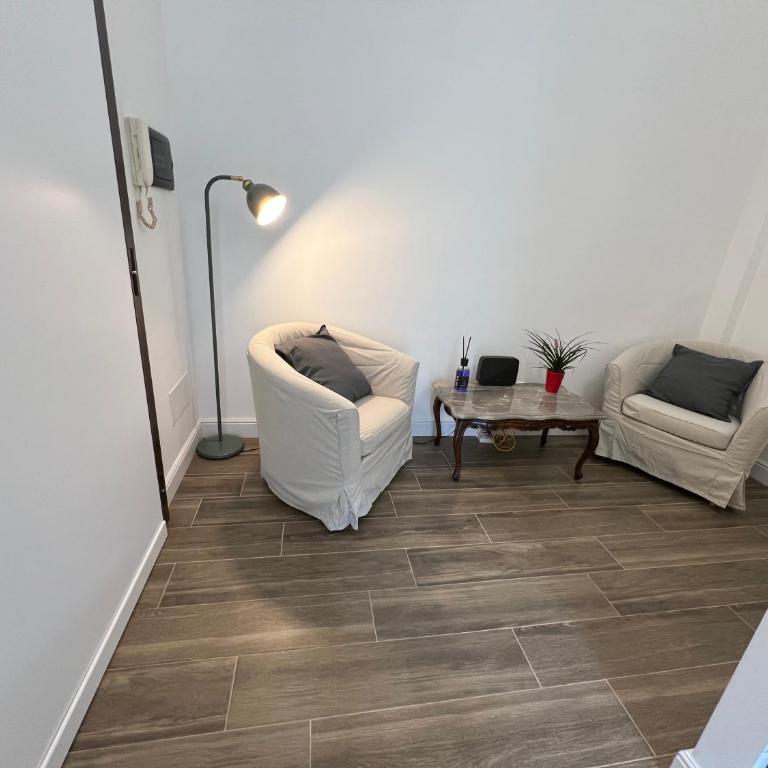 Trastevere10 - Appartamento con 2 Camere da Letto e Balcone - 33