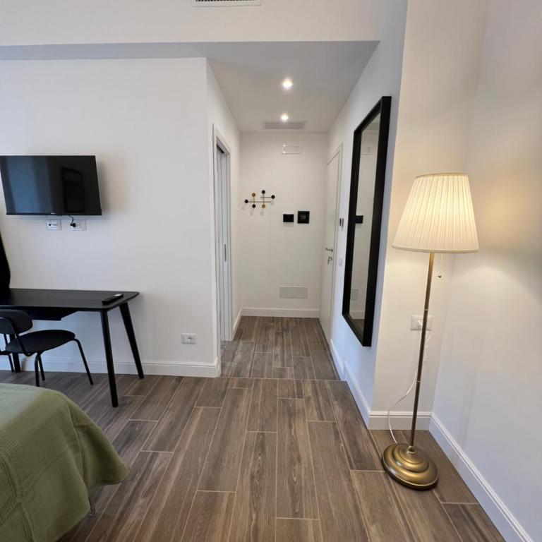 Trastevere10 - Appartamento con 2 Camere da Letto e Balcone - 35