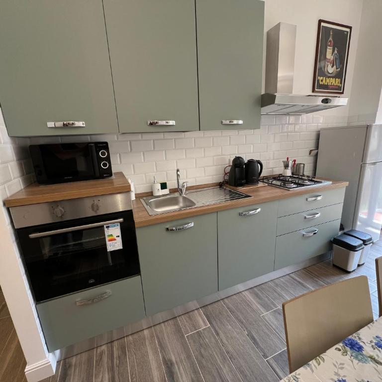Trastevere10 - Appartamento con 2 Camere da Letto e Balcone - 37
