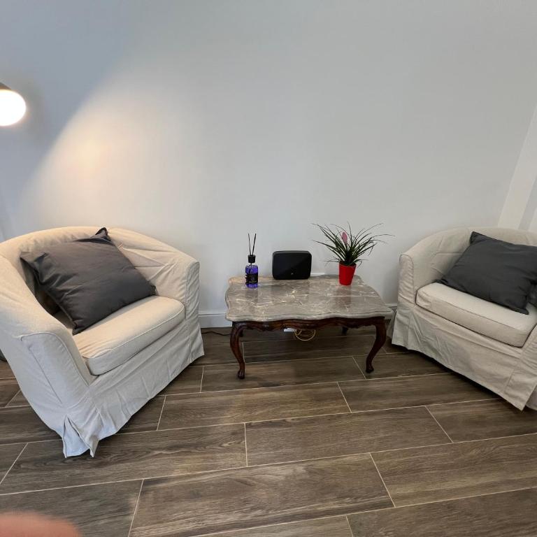 Trastevere10 - Appartamento con 2 Camere da Letto e Balcone - 56