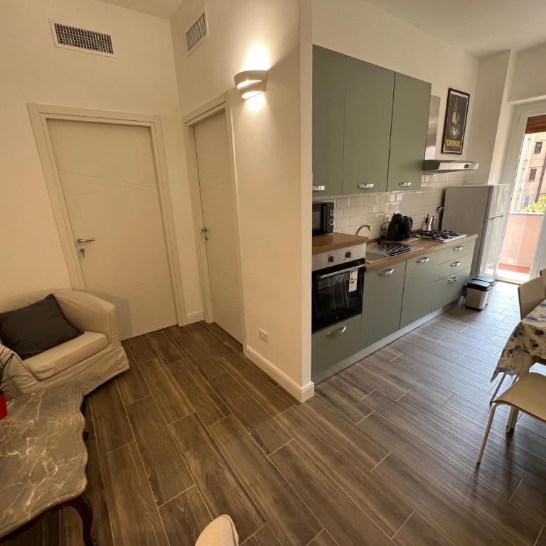 Trastevere10 - Appartamento con 2 Camere da Letto e Balcone - 65