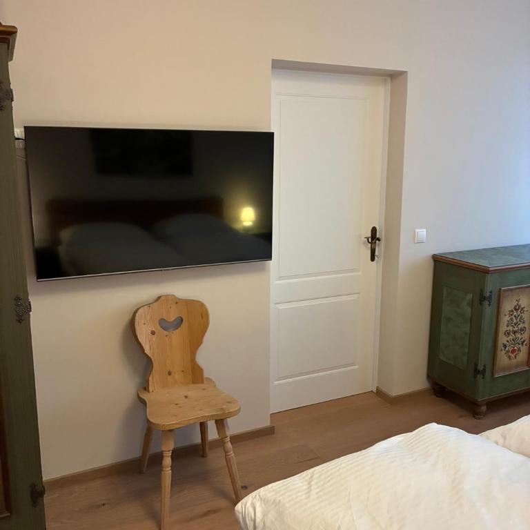 Zentrales Panorama-Apartment über den Dächern am Meranplatz - Terrasse und Top Lage - Apartment mit 2 Schlafzimmern mit Balkon und Terrasse - 20