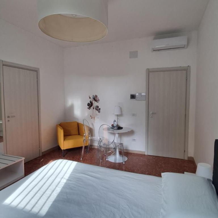 BAM BAM TIBURTINA Guesthouse - Double Room with Private Bathroom - 5