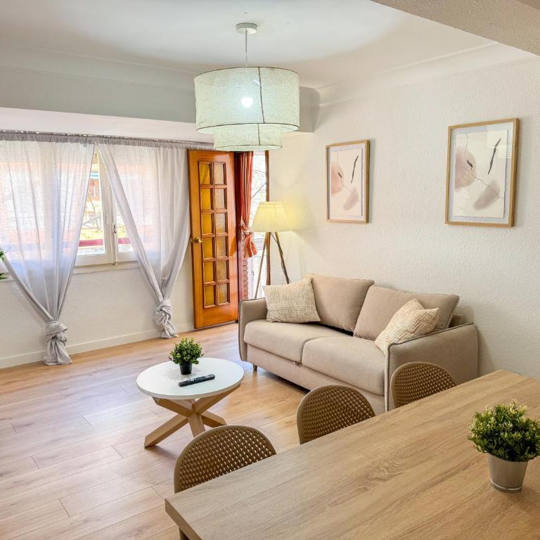 Nobleza del Pilar - Turistea - Three-Bedroom Apartment - 2