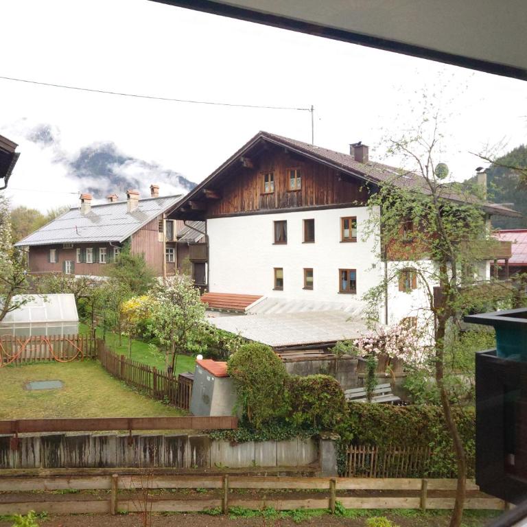 Hindelang Hideaway, Newly Renovated, Southern Balconies, Central Location - Apartment mit 1 Schlafzimmer, Balkon und Bergblick - 10