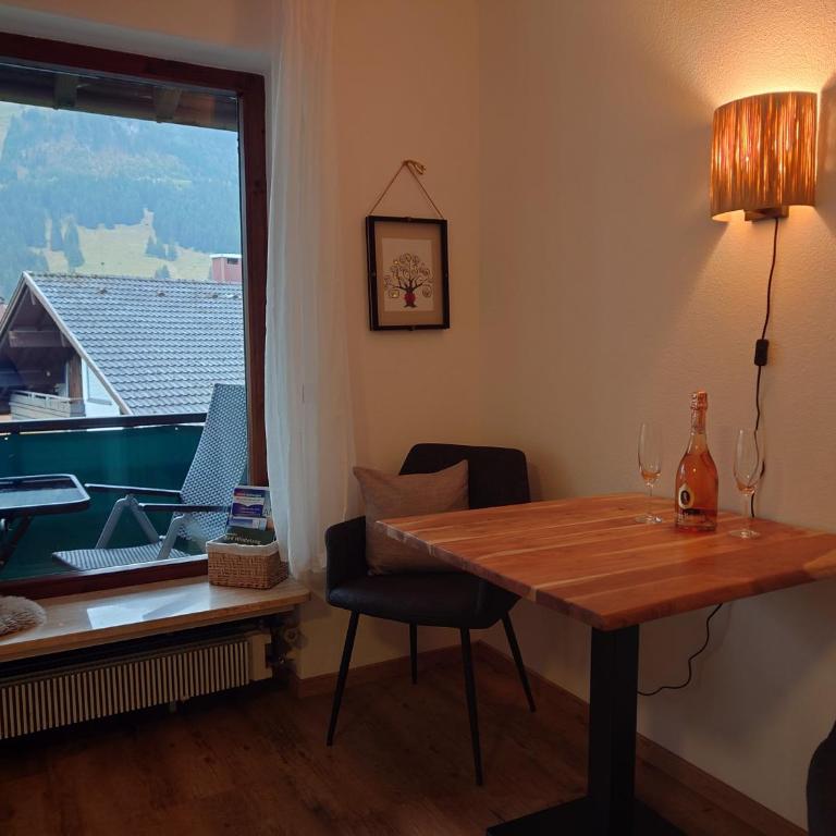 Hindelang Hideaway, Newly Renovated, Southern Balconies, Central Location - Studio-Apartment mit Balkon - 6