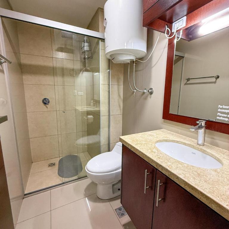 Design, comfort, and a private patio - Apartamento de 1 dormitorio - 7