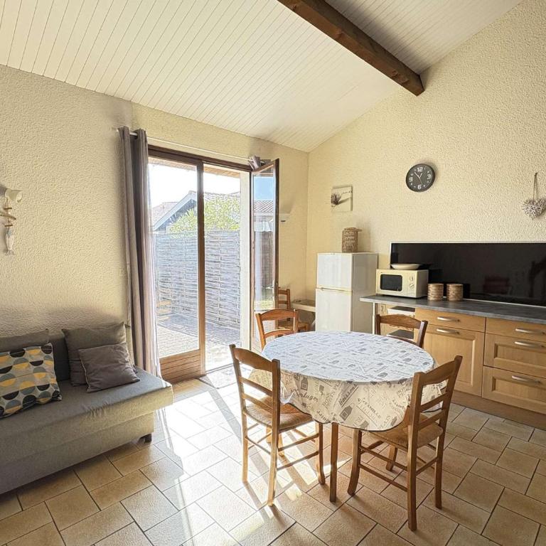Charmante maison mitoyenne à Biscarrosse Plage, proche de la mer pour des vacances en famille - FR-1-831-9 - Casa - 3