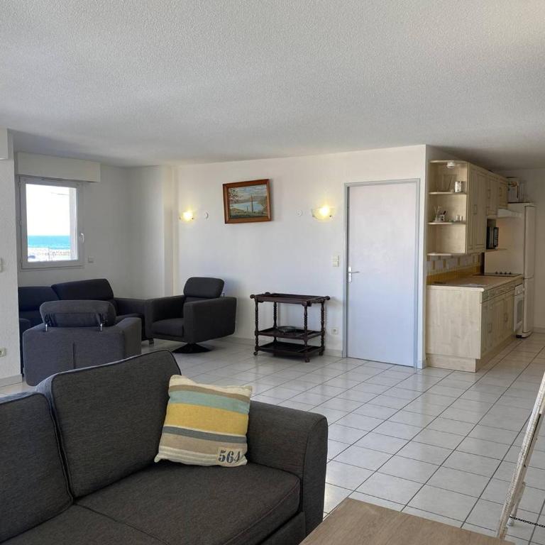 Grand appartement 3 pièces avec terrasse et parking à Canet-en-Roussillon - FR-1-833-27 - Apartment - 2