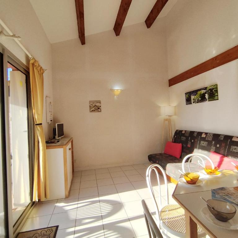 Villa T3 Mezzanine - Parking Privé - À 6 min de la plage - 6 pers. - Narbonne-Plage - FR-1-795-62 - Villa - 10