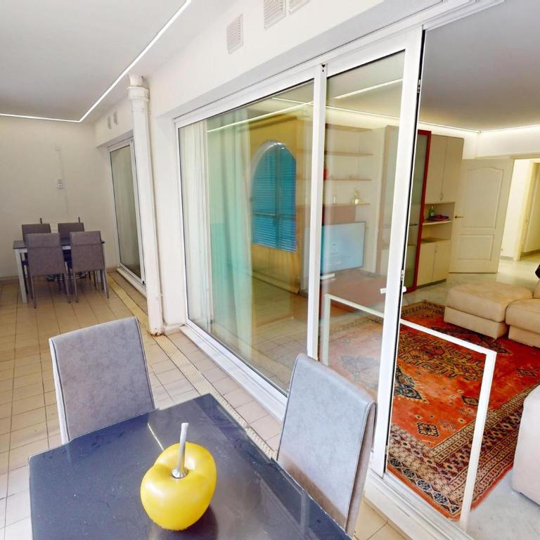 Grand 3P Centre Menton avec Terrasse, Parking et Piscine - FR-1-196-379 - Appartement - 4