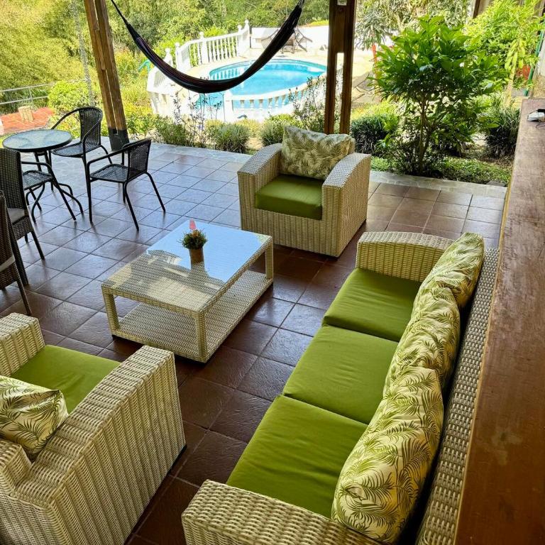 El Remanso del Colibri - Six-Bedroom House - 36