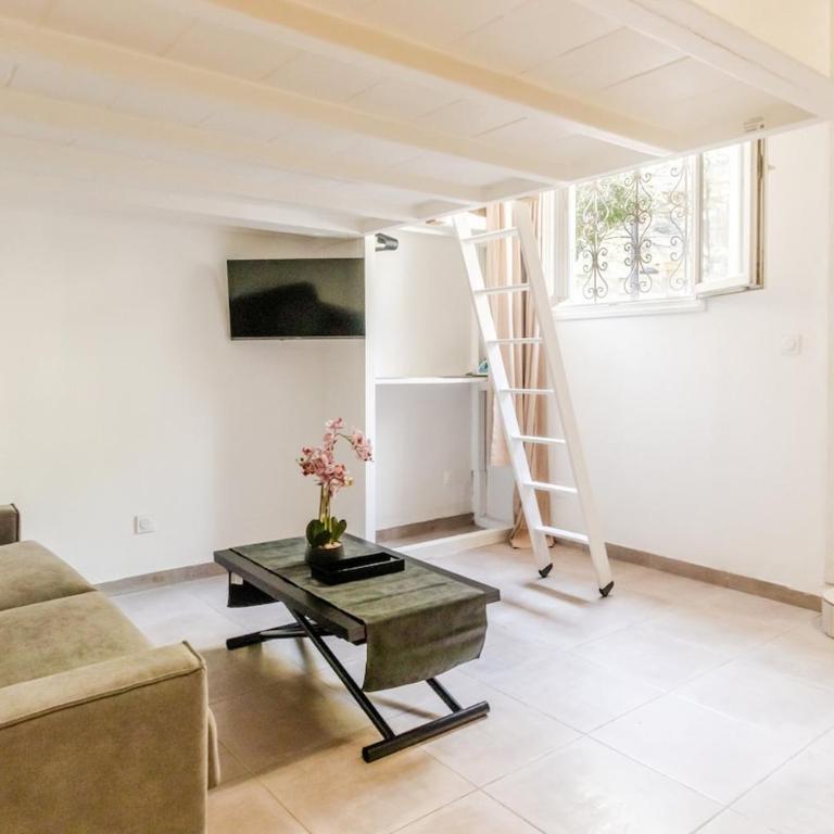 Juan-les-Pins studio avec mezzanine proche plages - Appartement 2 Chambres - 1
