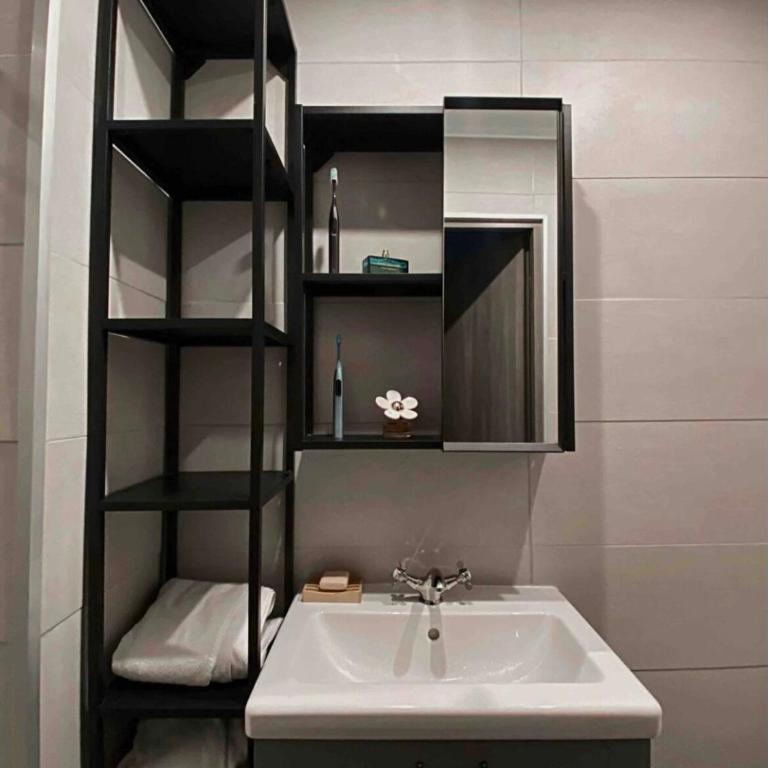 Nice Chateauneuf, studio rénové avec emplacement central - Appartement 1 Chambre - 8