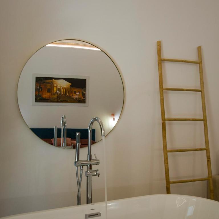 Massimo Rooms and suite - King Room with Spa Bath - 6