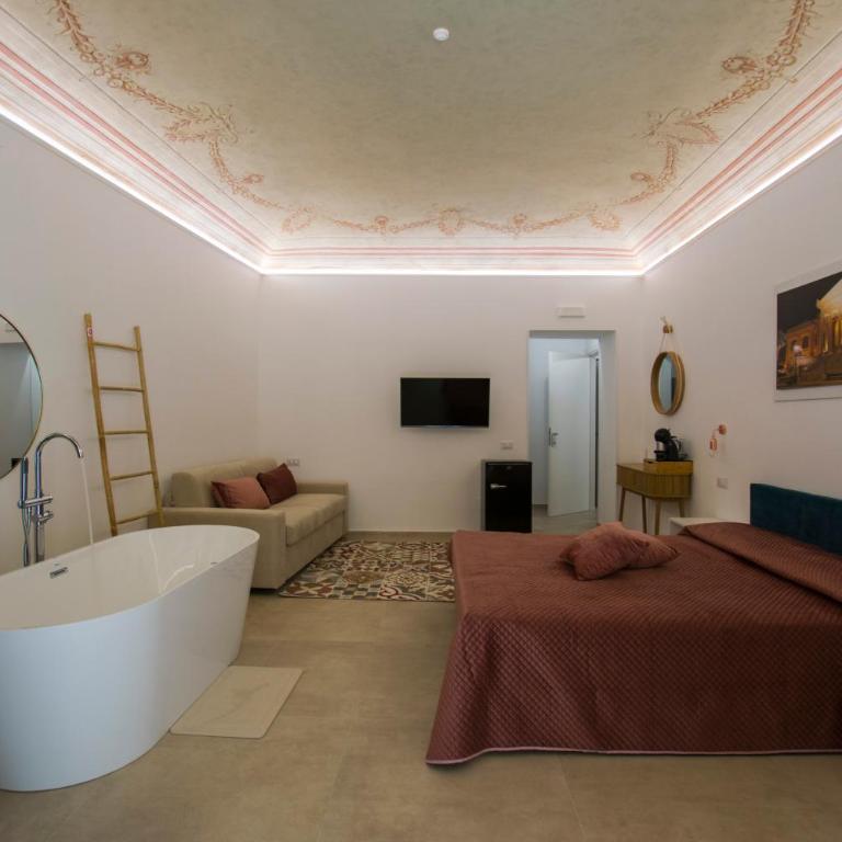 Massimo Rooms and suite - King Room with Spa Bath - 3