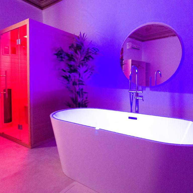 Massimo Rooms and suite - King Room with Spa Bath - 20