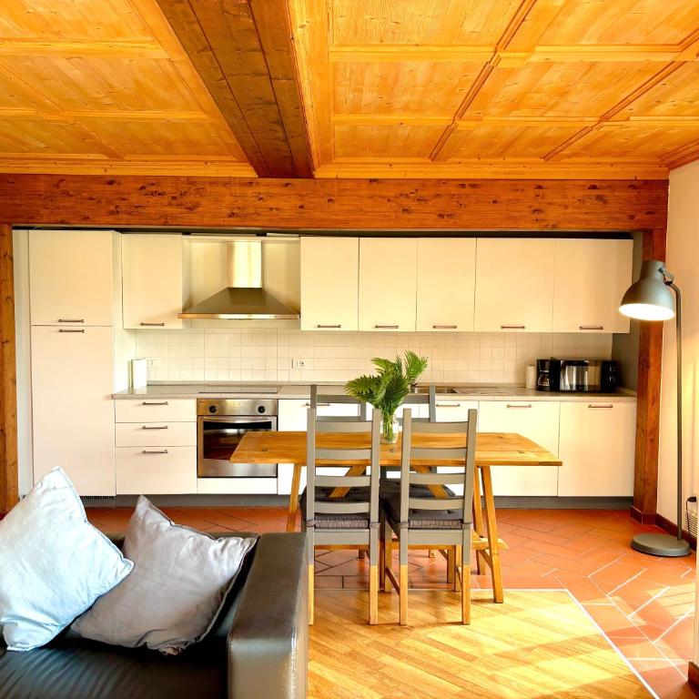 Casa Lory - Appartamento con 1 Camera da Letto e Balcone - 9