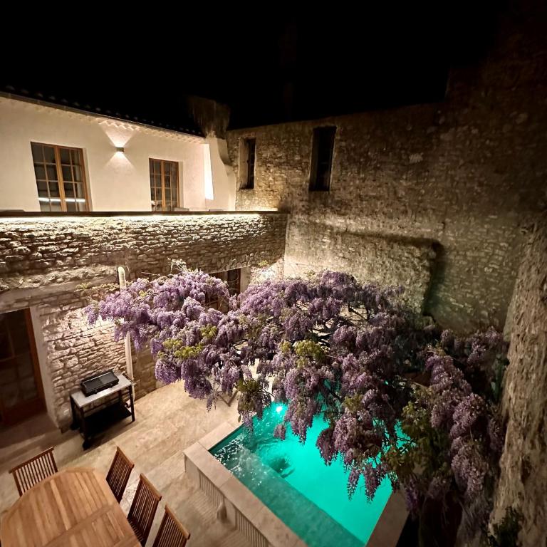 Exceptionnel - Couvent entièrement rénové - classé Patrimoine - Piscine, au calme et à 100 m du coeur de l'Isle - Villa avec Piscine Privée - 41