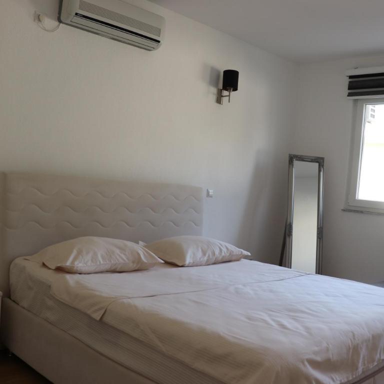 Villa Nirvana - Three-Bedroom Villa - 40