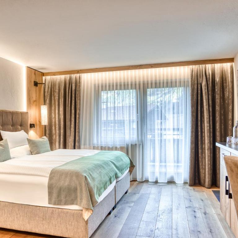 Hotel habicher hof - Your 4-Star Superior Wellness Hideaway - Comfort Double Room with Balcony - 1