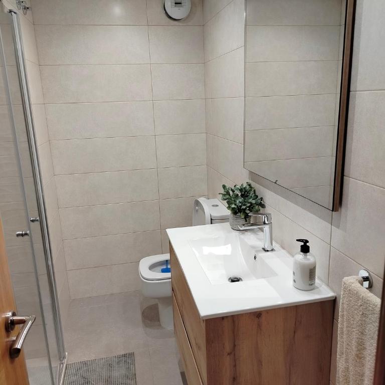 O lar de Sara III - Three-Bedroom Apartment - 4