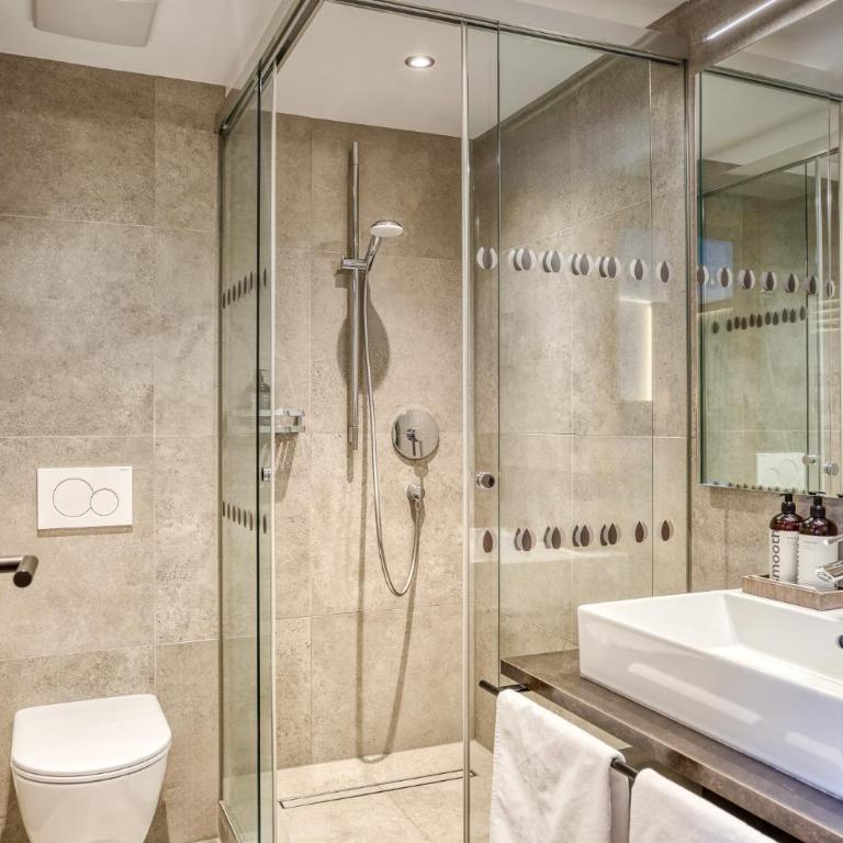 Hotel habicher hof - Your 4-Star Superior Wellness Hideaway - Deluxe Double Room with Balcony - 6