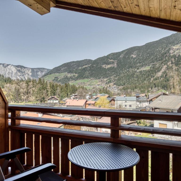 Hotel habicher hof - Your 4-Star Superior Wellness Hideaway - Deluxe Family Suite with Balcony - 3