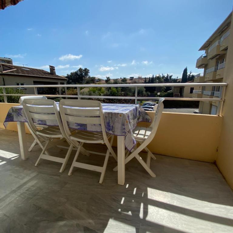 Appartement Fréjus - T3 - 2 chambres - 4 personnes - garage - clim - port à 300 m - Apartment mit 2 Schlafzimmern - 1
