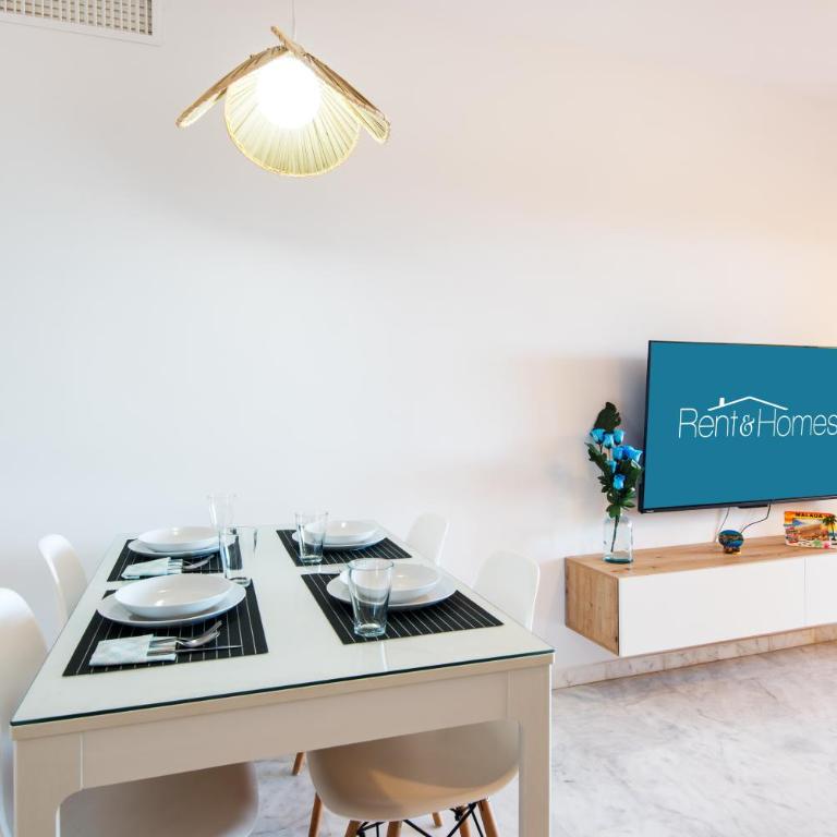 RentAndHomes Reserva de Marbella - Two-Bedroom Apartment with Balcony and Terrace - 16