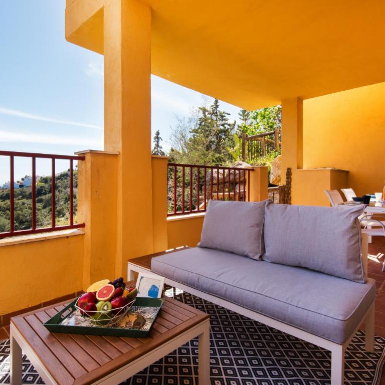 RentAndHomes Reserva de Marbella - Two-Bedroom Apartment with Balcony and Terrace - 20