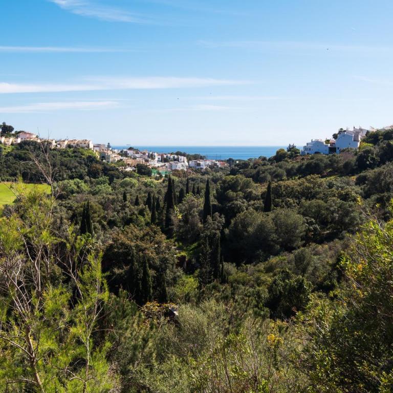 RentAndHomes Reserva de Marbella - Two-Bedroom Apartment with Balcony and Terrace - 19