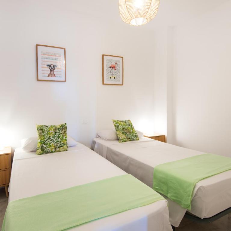 RentAndHomes Reserva de Marbella - Two-Bedroom Apartment with Balcony and Terrace - 25