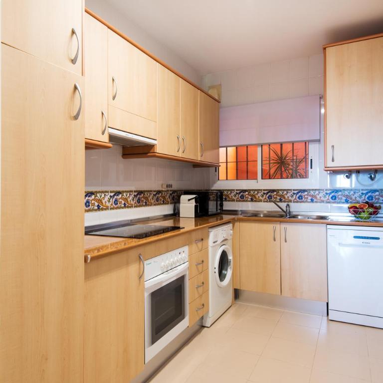 RentAndHomes Reserva de Marbella - Two-Bedroom Apartment with Balcony and Terrace - 29