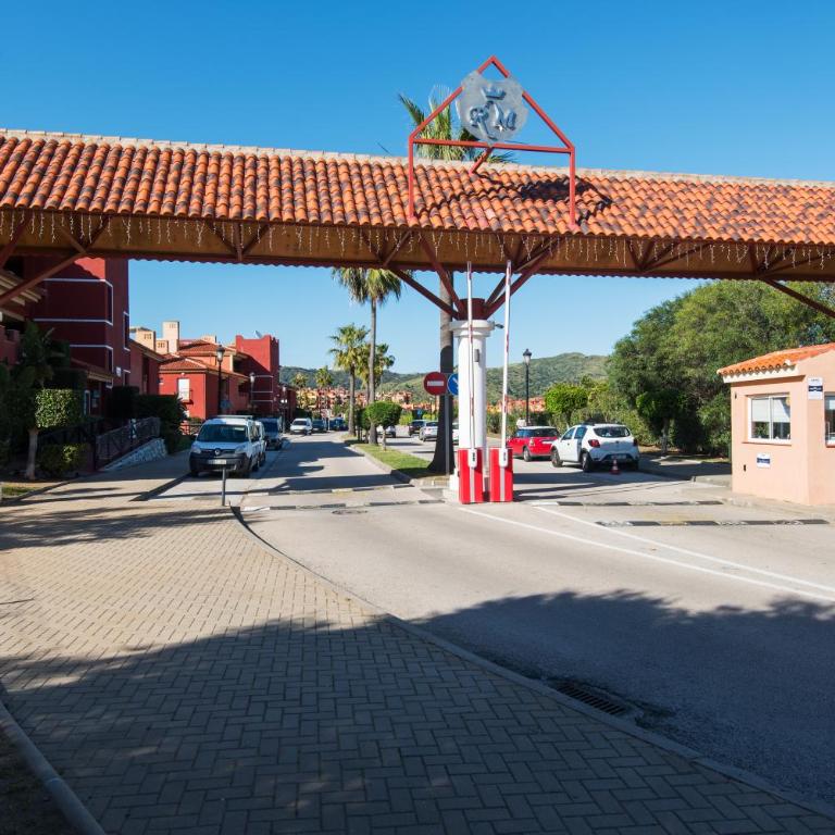 RentAndHomes Reserva de Marbella - Two-Bedroom Apartment with Balcony and Terrace - 32
