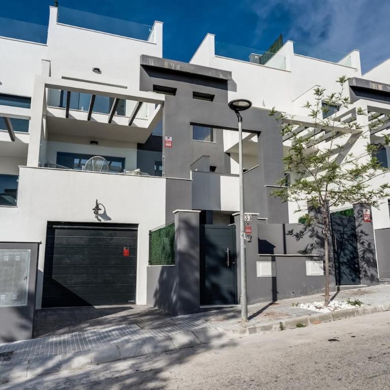 Luxurious newly built townhouse close to the beach - Apartamento de lujo de 4 dormitorios - 33