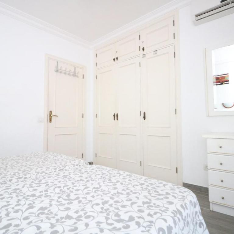 Modern One Bedroom Flat In Yucca Park - Apartamento de 1 dormitorio - 8
