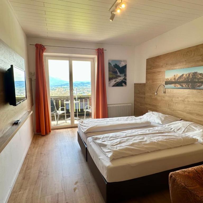 Hotel Schöne Aussicht - Doppelzimmer mit Balkon und Stadtblick - 1