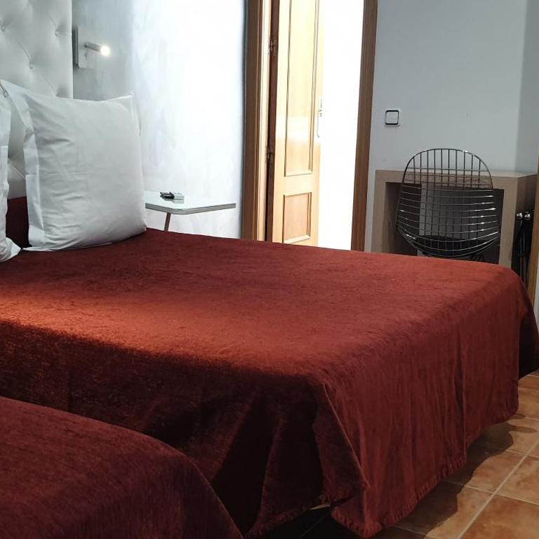 Hostal Las Fuentes - Family Room - 1