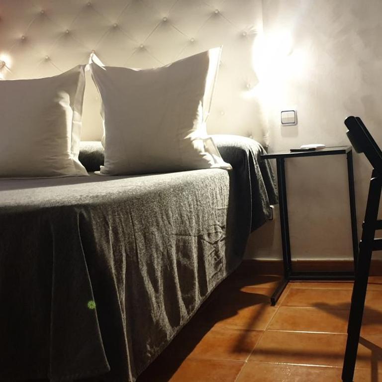 Hostal Las Fuentes - Standard Double Room with Parking - 1