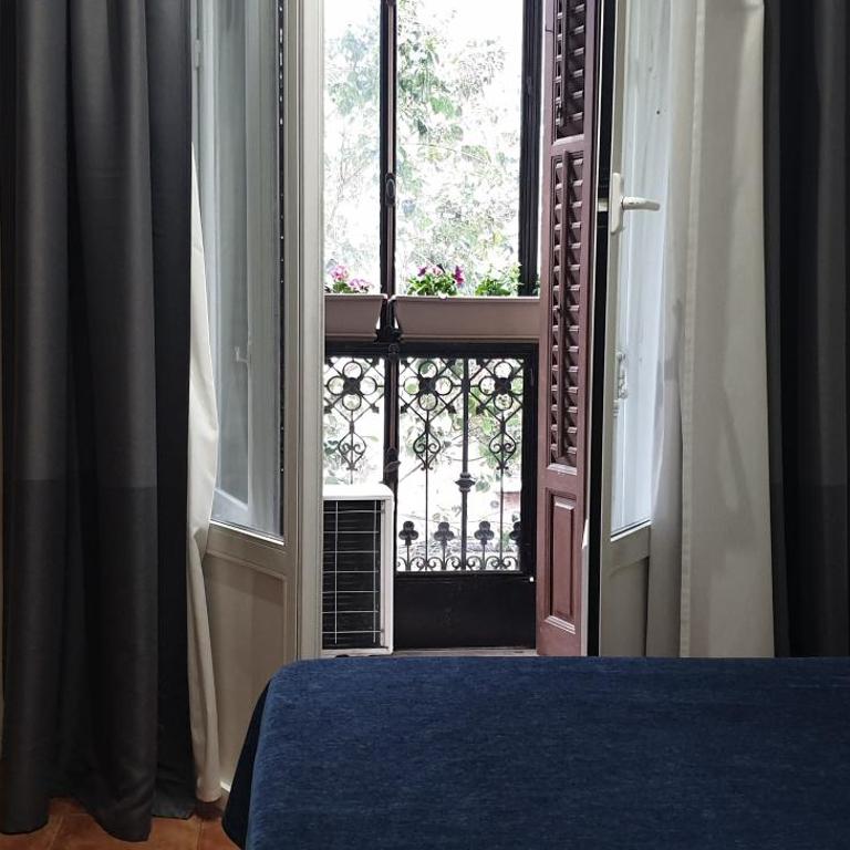 Hostal Las Fuentes - Superior Double Room with Parking - 10