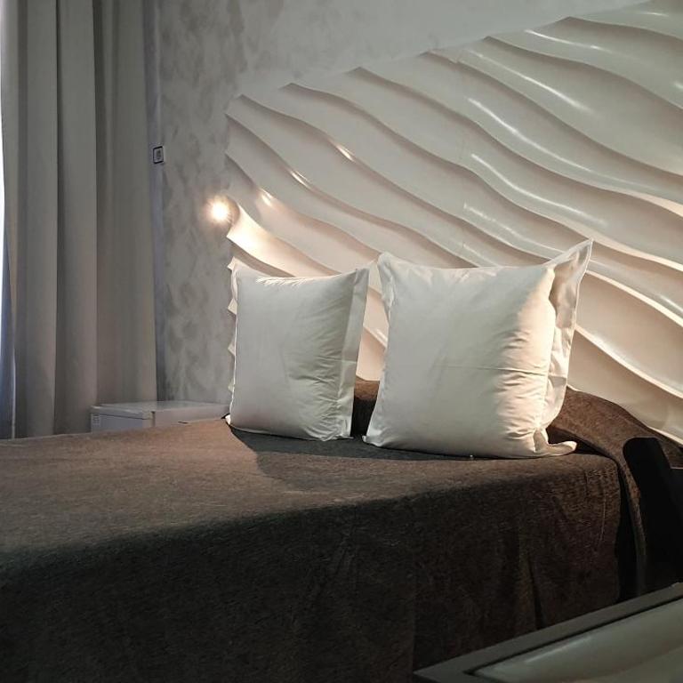 Hostal Las Fuentes - Superior Double Room with Parking - 16