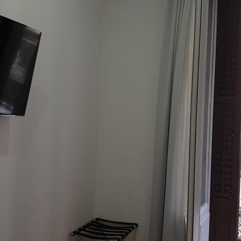 Hostal Las Fuentes - Superior Double Room with Parking - 17