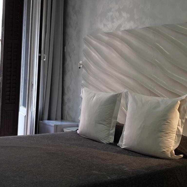 Hostal Las Fuentes - Superior Double Room with Parking - 18