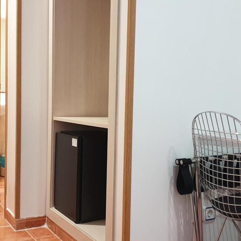 Hostal Las Fuentes - Superior Double Room with Parking - 23