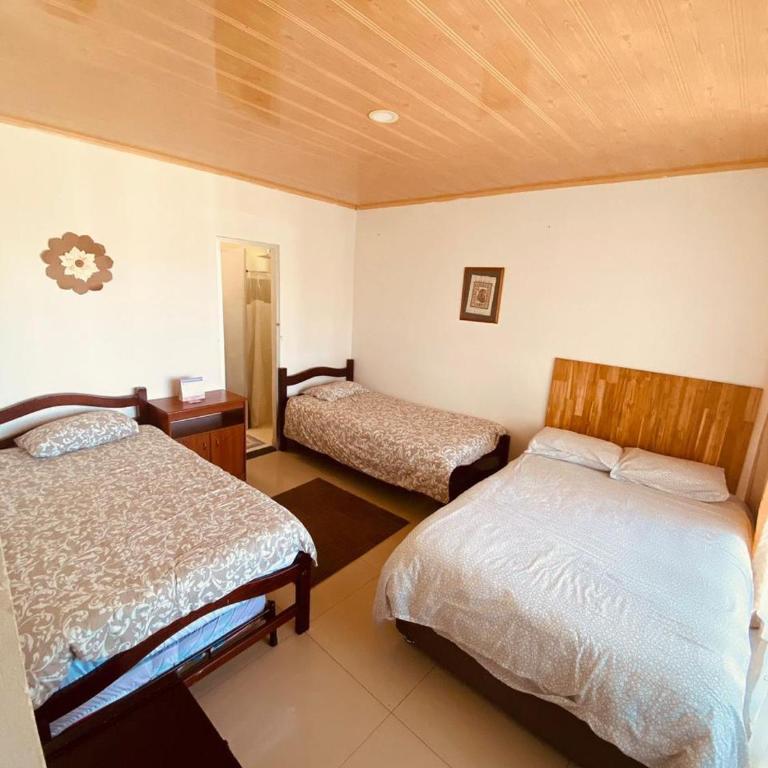 Alojamiento campestre CASA GRANDE Guateque Hospedaje - Habitación Familiar con baño privado - 1