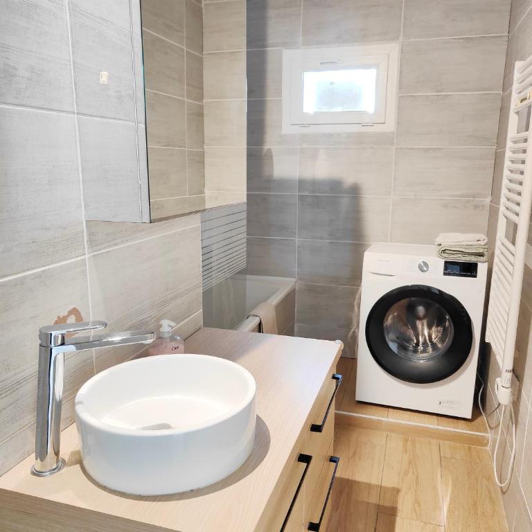 appartement 3 chambres avec balcon et parking - Apartamento de 3 dormitorios con balcón - 25