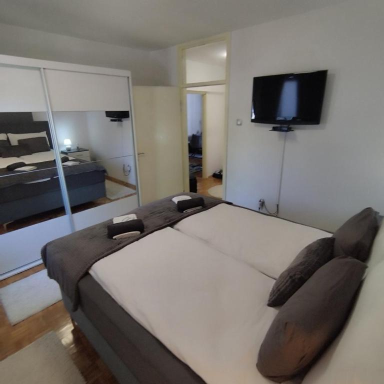Lena Exclusive - Two-Bedroom Apartment - 26