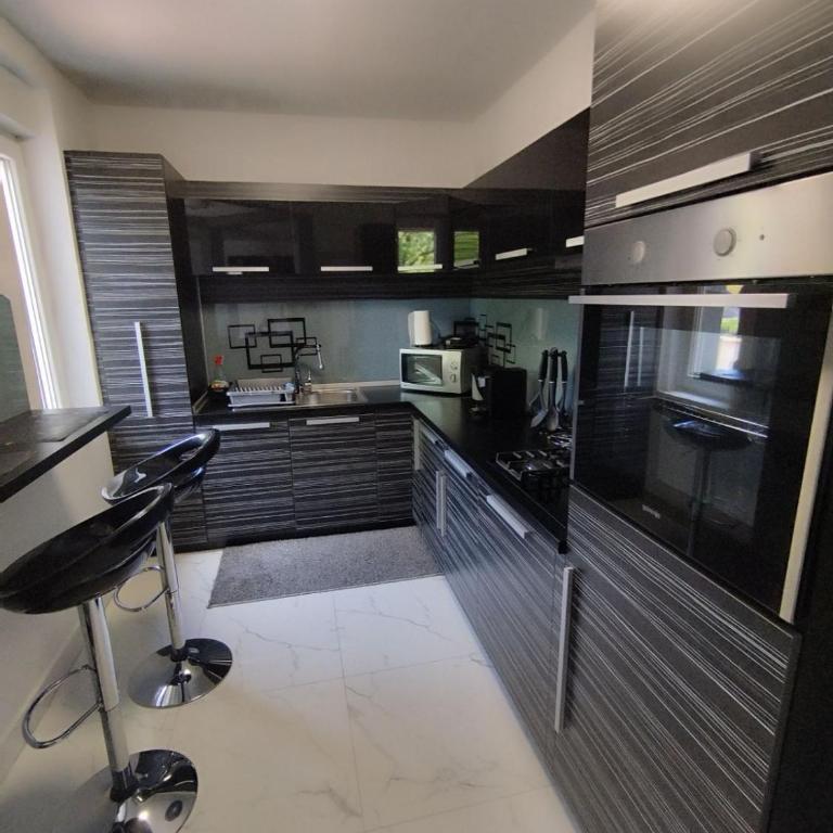Lena Exclusive - Two-Bedroom Apartment - 12