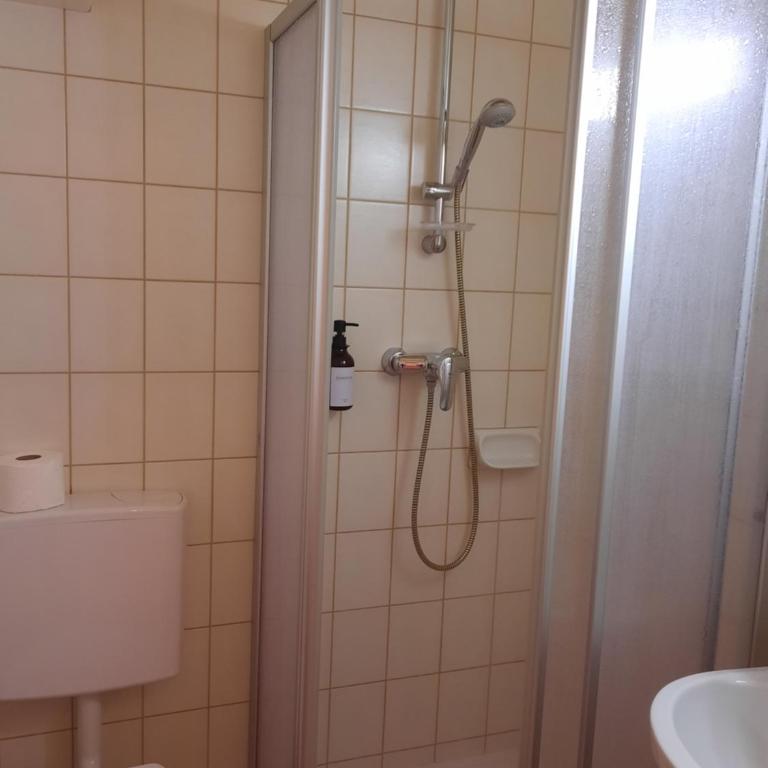 Seetalerhütte - Doppelzimmer mit Balkon - 4